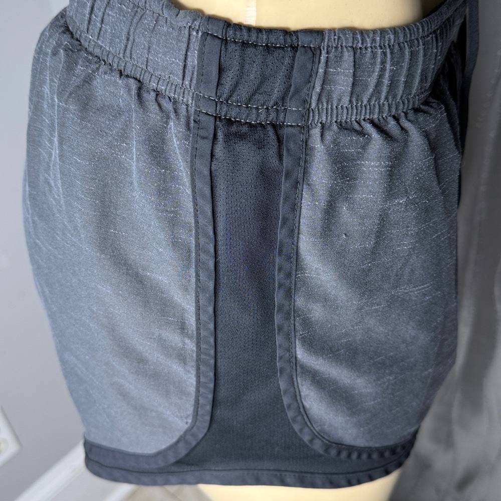 Nike Adri-Fit Women's Black/Gray Athletic Shorts with Contrast Trim Sz M - Picture 4 of 7